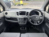 シンプルで扱いやすいインパネです。初めてのお車にもおすすめです。