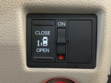 【片側パワースライドドア】片側がパワースライドドアになっており、運転席のスイッチやスマートキーでも開閉が可能です!開口部も広いので乗り降りも楽々♪