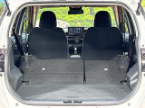 普段のお買い物や通勤、送迎等に十分な荷室スペースを確保しております。セカンドシートを倒すと、大きな荷物の積載も可能です♪