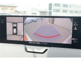 全周囲モニター付で、車庫入れも駐車もラクラクです。