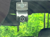 【ドライブレコーダー】ドライブレコーダー装備!走行中はもちろん、あおり運転や事故に遭遇した際、映像で記録し、万一のリスクに備えます。※記録用SDカードはお客様ご自身でご準備いただく必要があります。