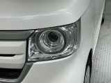 LEDヘッドライトは、点灯の瞬間から最大光量を発揮し、突然暗くなるトンネルなどでの安定感を高めます。