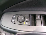 ドアミラーの鏡面の調節、格納は運転席からすべて操作できます!
