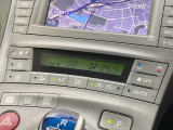 【オートエアコン】一度お好みの温度に設定すれば、車内の温度を検知し風量や温度を自動で調整。暑い&hellip;寒い&hellip;と何度もスイッチ操作をする必要はありません。快適な車内空間には必須の機能ですね♪