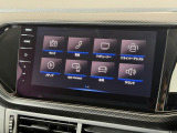 純正インフォテイメントシステム&ldquo;Discover Pro&rdquo;。ナビゲーション機能の他、オーディオや各種車両設定などをこちらで行います。