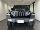 【フロントグリル】7スロットルグリルはJeep伝統の証です。SUVのみにこだわり続けている伝統あるJeep車へお乗り頂いてみてはいかがですか?