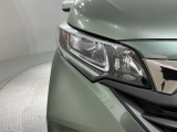 LEDヘッドライトは、点灯の瞬間から最大光量を発揮し、突然暗くなるトンネルなどでの安定感を高めます。