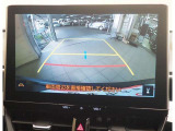 バックモニター付。後退時にはナビの画面が後方視界を映し出してくれますので非常に便利ですよ