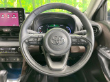 インテリアに合わせたデザインのステアリングは、運転される方のことも考え、運転しやすい形状、大きさです。是非一度、実際に触ってお確かめください。