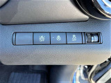 運転席スイッチ類。ステアリングヒーター付き。