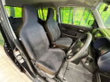 運転席シート廻りは使用感も少なく、良好な状態となっています。丁寧に使われていたことがよくわかりますね。