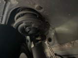 お車を安心してお乗りいただく為には、足回りの定期点検が欠かせません。サービスサポート(有償保証)では無料点検もご提供しており、安心のカーライフをお過ごしいただけるサポート体制が整っています。
