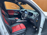 GLB GLB200d 4マチック AMGライン 4WD 本革シート
