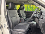 運転席シート廻りは使用感も少なく、良好な状態となっています。前オーナー様が丁寧に使っていたことがよくわかりますね。