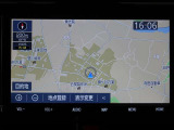 純正ナビを装備。タッチパネル式で使いやすく、お出かけもラクラクです。