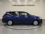 【まるごとクリーニング】シートを取り外し、車内を徹底洗浄。隅々まで丁寧に仕上げています。