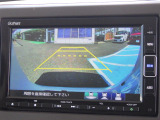 ★バックモニター搭載★ バック時目視しにくいクルマの周囲をカメラで映し出し、安全・安心駐車をサポート♪バックの苦手な方も後ろがハッキリ見えるので安心です☆