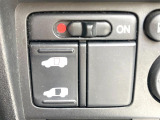 【パワースライドドア】スマートキーや運転席のスイッチでスライドドアの開閉が可能♪電動だから力を入れてドアを開ける必要が無く、小さいお子様でも、重い荷物を持っている時もラクに開け閉めできます♪