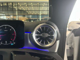 総在庫で600台ほどの取り扱いがございます。弊社デモカー使用の車両やメーカー使用の車両などもご紹介ができます。