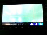 バックカメラの画像です。ガイドラインがスムースな車庫入れをサポートいたします。車庫入れの安心感がアップしますね。