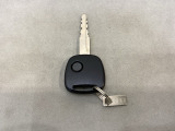 電波式キーレスエントリーを装備しています。