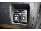 【パワースライドドアスイッチ】運転席から、後部座席の開け閉めが可能なボタンです!ワンプッシュで作動するので、手が塞がっている人などサポートに便利ですね♪