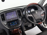 使いやすさや安全性を追求したステアリング周り!高級車ゆえにスイッチ類が多いのも特徴ですね!考え尽くされた配置ですぐに使いこなす事が出来ますのでご安心下さい!是非、体感してみて下さい!!