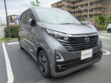右斜前です。
