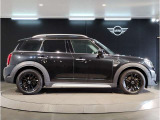 ☆MINIの車の始まりは大人四人がギリギリ乗れるコンパクトな車です!!今となっては3ナンバーですが、もともとは5ナンバーの車でした!!
