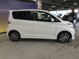 エンジンルーム、室内、クリーニング済みです。厳選したお車を屋内展示場にて展示中☆車両品質には自信がございます!ぜひ一度ご来店ください!!