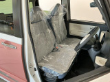 【運転席・助手席】内装ルームクリーニング済みです。しっかり綺麗にしていますので、是非、お確かめください。車に自信があるからこそ、是非一度ご来店頂き内外装も見てもらえると幸いです。