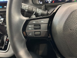 ステアリングにオーディオ操作スイッチが付いています。オーディオ画面に直接タッチしなくても操作が出来ますので、運転に集中できます。