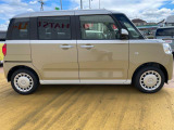 車内ルームクリーニングを実施しております。目立つ痛みや使用感、またタバコなどの気になる匂いも感じられませんでした。