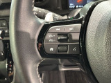 ステアリングにオーディオ操作スイッチが付いています。オーディオ画面に直接タッチしなくても操作が出来ますので、運転に集中できます。