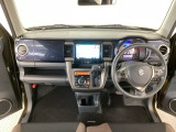 【前方視界】開放的な前方視界!運転がしやすく疲れにくいです♪窓が大きく、見通しがとっても良いおクルマですよ♪