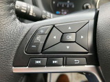ハンドル左側 便利なナビの操作スイッチ。運転中でも、ハンドルから手を放さずに操作できるので、安全です!
