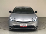 特徴的なハンマーヘッドモチーフのフロントマスク!ヘッドランプにはBi-Beam(バイ-ビーム)LEDを採用。先進的かつスポーティな印象を際立たせます!