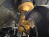 【ビルシュタイン製ダンパー】高速走行時の車両安定性を向上させてくれる人気の装備。街乗りの乗り心地も犠牲にせず、スポーティな走行をお楽しみいただけます♪