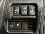 運転席スイッチ部 人気装備の両側オートスライドドア付きで、とっても便利です!!