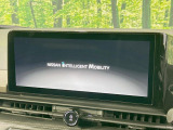 【メーカー純正12.3型ナビ】インテリアに溶け込むスタイリッシュな「専用設計」メーカーナビを装備♪視認性や操作性など基本性能にも優れ、より上質なカーライフをお楽しみいただけます。