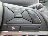 クルーズコントロール(Cruise Control)とは、アクセル操作なしでも車が自動でスピードを一定に保ってくれる機能