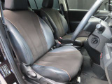 ☆運転席シートはシートリフト機構付きで様々な体格の人に対応致します☆