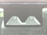 【スマートアシスト】走行中に前方の車両等を認識し、衝突しそうな時は警報とブレーキで衝突回避と被害軽減をアシスト。より安全にドライブをお楽しみいただけます。