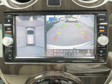 【アラウンドビューモニター】専用のカメラにより、上から見下ろしたような視点で360度クルマの周囲を確認することができます☆死角部分も確認しやすく、狭い場所での切り返しや駐車もスムーズに行えます。