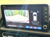 【マルチビューカメラシステム】専用のカメラにより、上から見下ろしたような視点で360度クルマの周囲を確認することができます☆死角部分も確認しやすく、狭い場所での切り返しや駐車もスムーズに行えます。