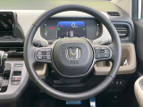 【純正革巻きステアリング】上質な革を使用することで、手にしっかり馴染みとても運転しやすいハンドルです♪