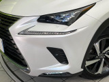 【三眼LEDヘッドライト】スタイリッシュな見た目の三眼LEDヘッドライトを装備♪スタイルだけでなく、夜間の走行も視界良好で安心してお乗りいただけます。