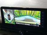 【アラウンドビューモニター】専用のカメラにより、上から見下ろしたような視点で360度クルマの周囲を確認することができます☆死角部分も確認しやすく、狭い場所での切り返しや駐車もスムーズに行えます。