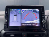上からまる見え!アラウンドビューモニターの画像です。純正ナビに映してあります。お車を真上から見たような映像をミラーやナビ画面に映し出す事によって、車両の周囲を確認し、駐車時や発進時の運転をサポート。