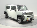 【ダーククロムベンチャー】専用のメッキグリルやアンダーガーニッシュが精悍な表情を演出。洗車もしやすく、綺麗な状態を保ちやすいボディ形状です。